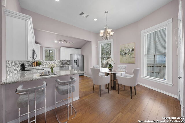 Image 21 of 40 For 718 Pine N 