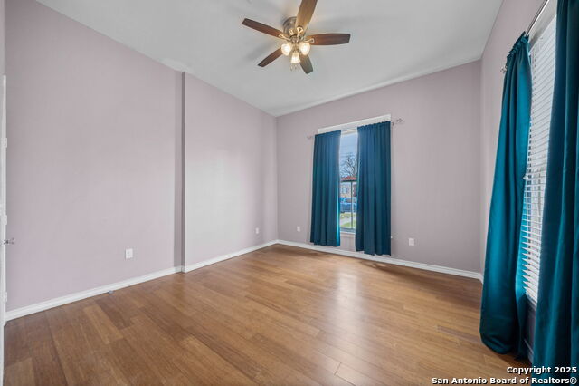 Image 23 of 40 For 718 Pine N 