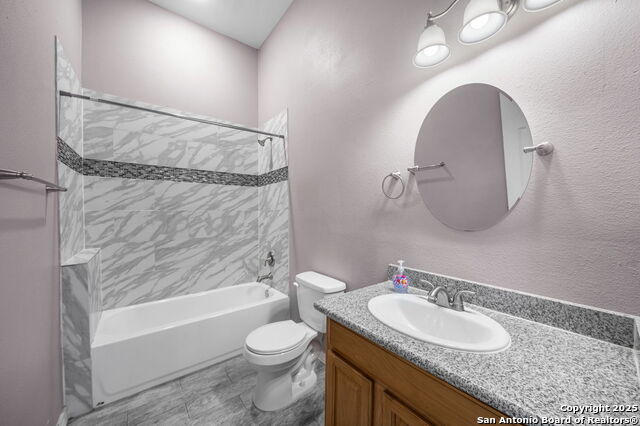 Image 30 of 40 For 718 Pine N 