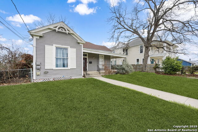 Image 4 of 40 For 718 Pine N 