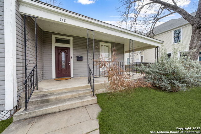 Image 8 of 40 For 718 Pine N 