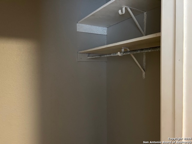 Image 13 of 20 For 7510 Ledgebrook