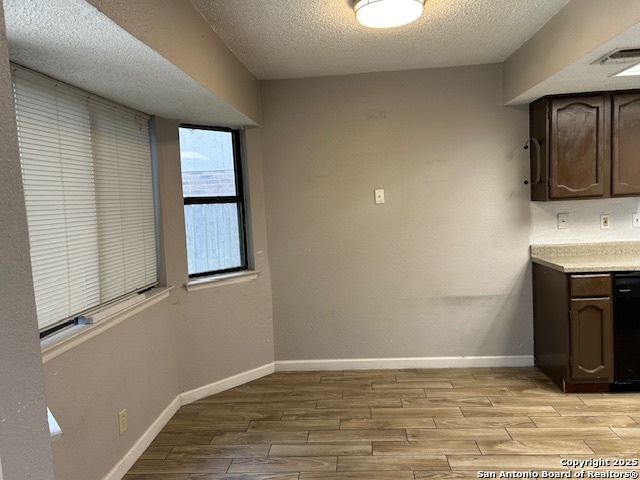 Image 2 of 20 For 7510 Ledgebrook