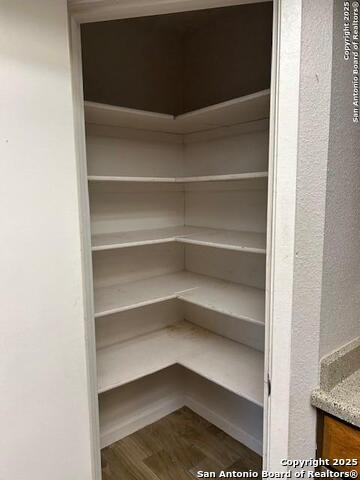 Image 4 of 20 For 7510 Ledgebrook