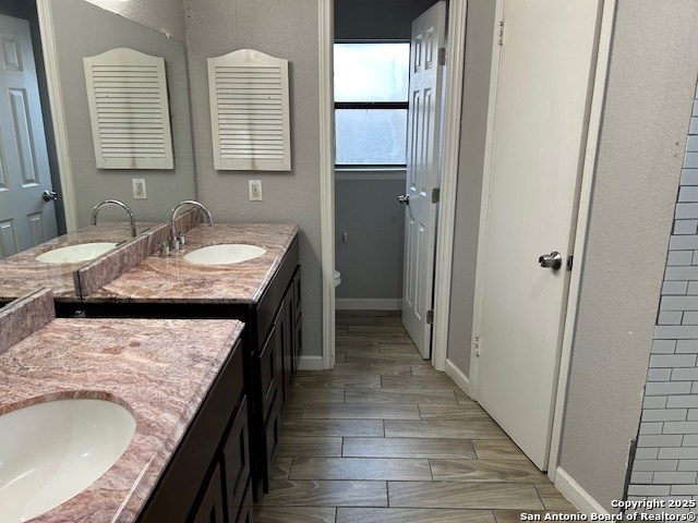 Image 8 of 20 For 7510 Ledgebrook