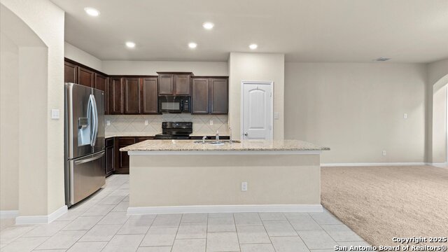 Listing photo id 10 for 8927 Portobello Way