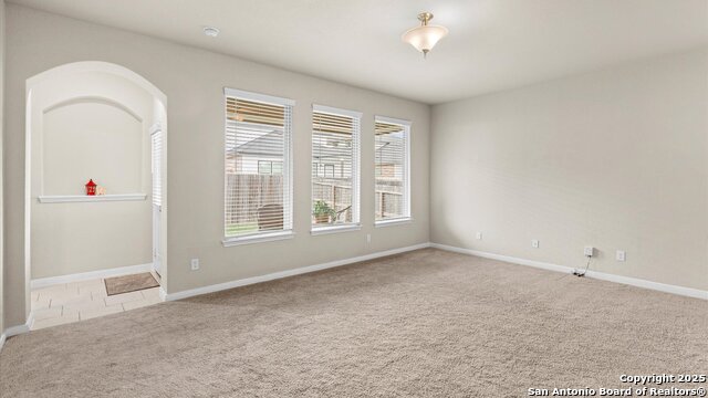 Listing photo id 15 for 8927 Portobello Way