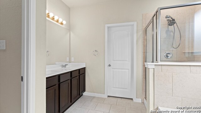 Listing photo id 17 for 8927 Portobello Way