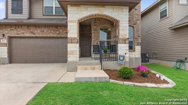 Listing photo id 0 for 8927 Portobello Way