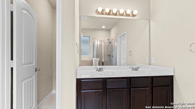 Listing photo id 18 for 8927 Portobello Way