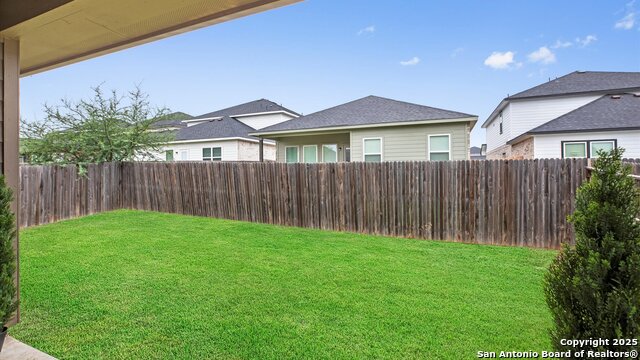 Listing photo id 34 for 8927 Portobello Way