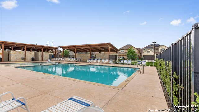 Listing photo id 39 for 8927 Portobello Way