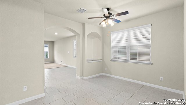 Listing photo id 7 for 8927 Portobello Way