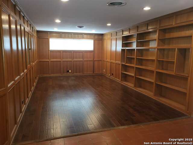Image 15 of 28 For 603 Crestline W