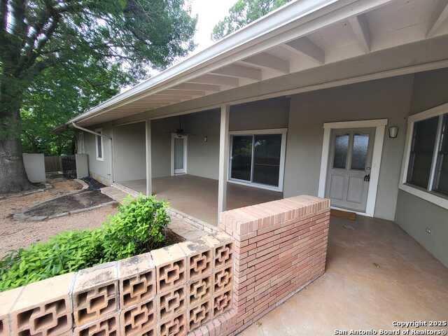 Image 4 of 28 For 603 Crestline W