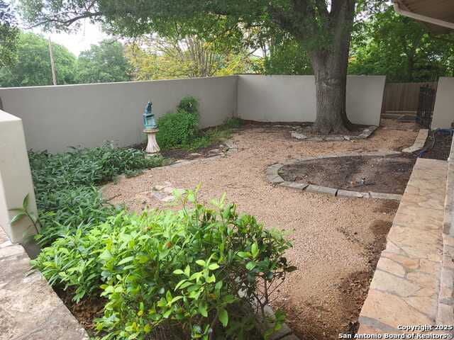 Image 5 of 28 For 603 Crestline W