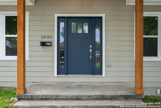 Image 3 of 25 For 1030 Elsmere