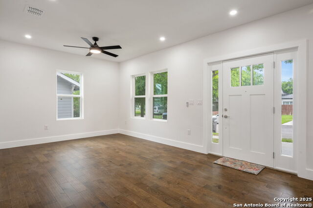 Image 4 of 25 For 1030 Elsmere