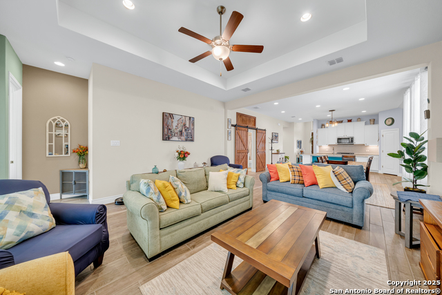 Image 7 of 26 For 1057 Cadogan Squire