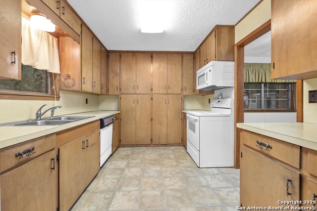 Image 25 of 34 For 616 Ridgecrest