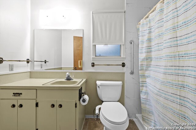 Image 33 of 34 For 616 Ridgecrest