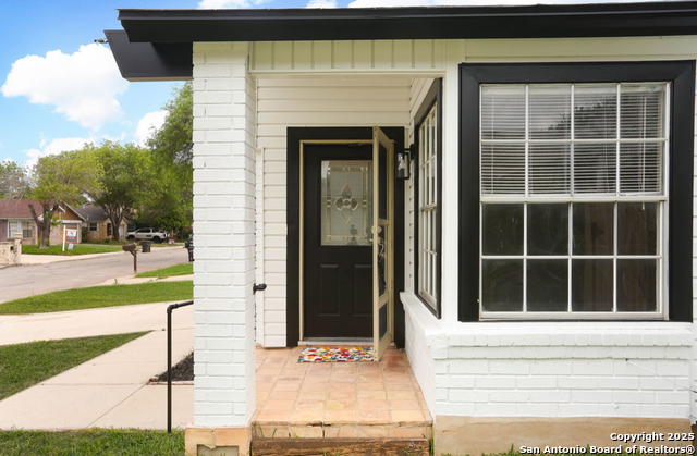 Image 3 of 34 For 7256 Hardesty