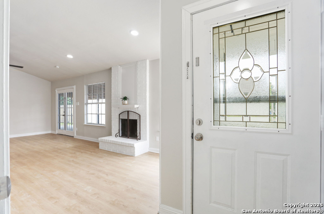 Image 4 of 34 For 7256 Hardesty