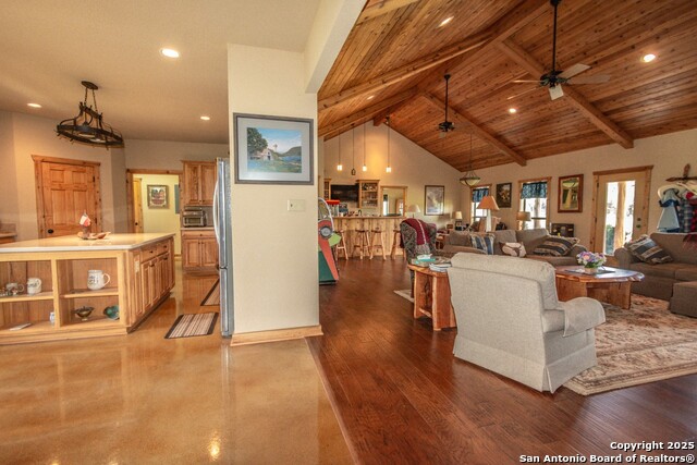 Listing photo id 16 for 2657 West Sabinal Road