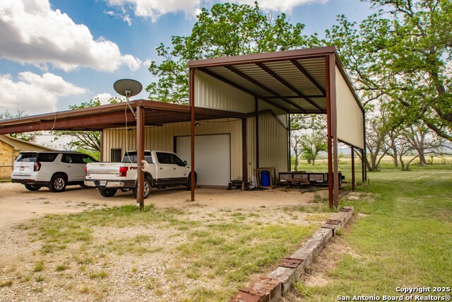Listing photo id 0 for 2657 West Sabinal Road