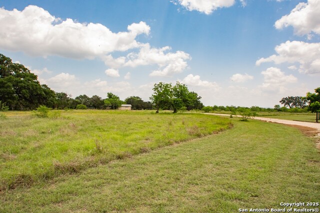 Listing photo id 21 for 2657 West Sabinal Road