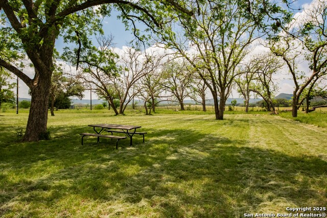 Listing photo id 22 for 2657 West Sabinal Road