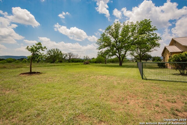 Listing photo id 27 for 2657 West Sabinal Road