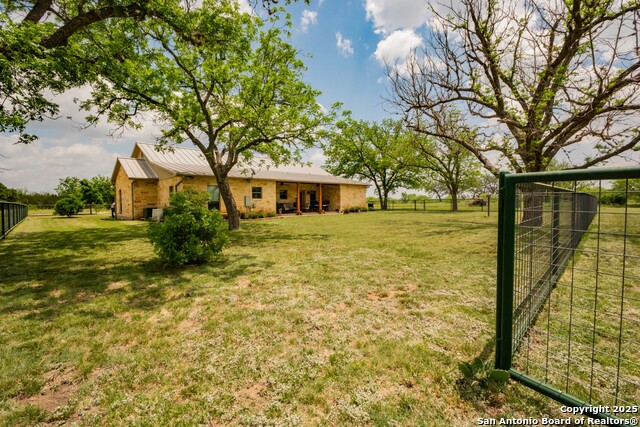 Listing photo id 1 for 2657 West Sabinal Road