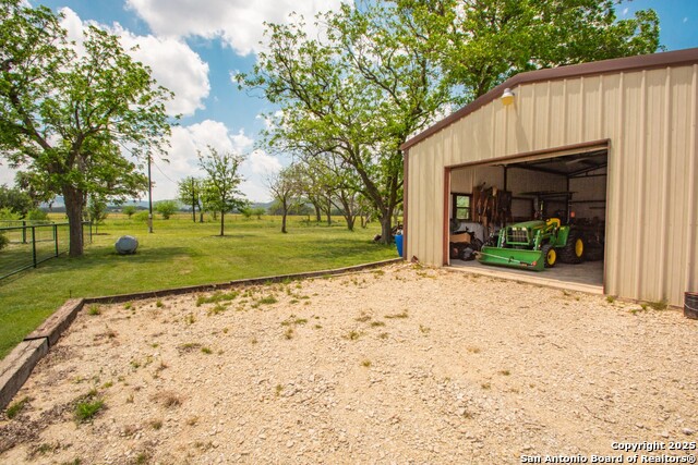 Listing photo id 30 for 2657 West Sabinal Road