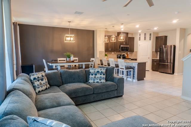 Listing photo id 12 for 9821 Overlook Canyon