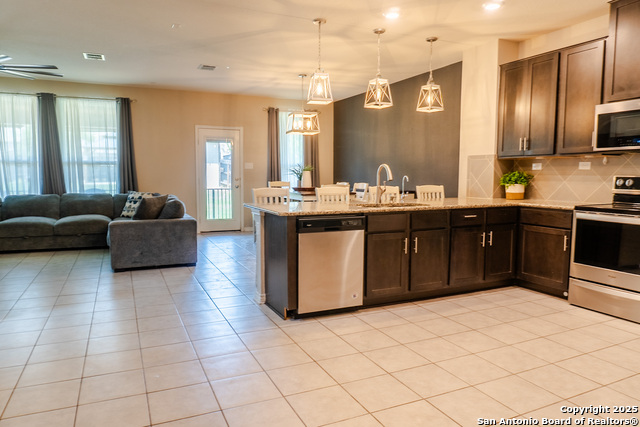 Listing photo id 4 for 9821 Overlook Canyon