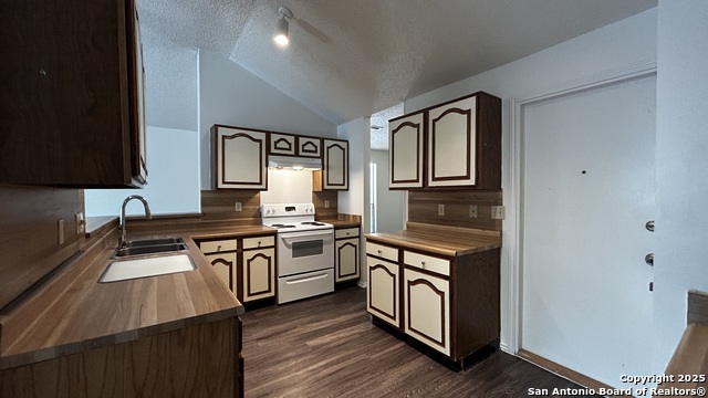 Image 14 of 37 For 6530 Forest Village