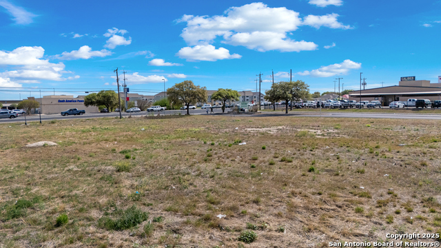 Listing photo id 13 for 7649 Fm 78