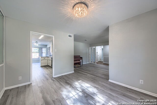 Image 10 of 38 For 13707 Scarsdale