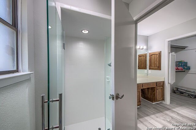 Image 21 of 38 For 13707 Scarsdale
