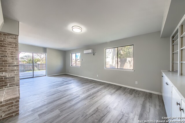 Image 23 of 38 For 13707 Scarsdale