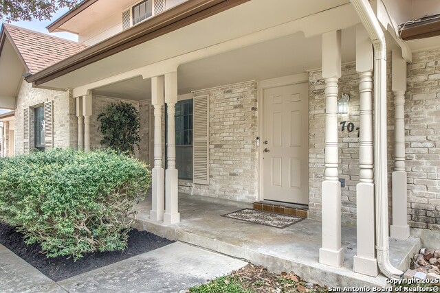 Image 3 of 38 For 13707 Scarsdale