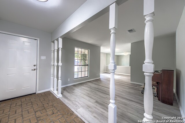 Image 6 of 38 For 13707 Scarsdale