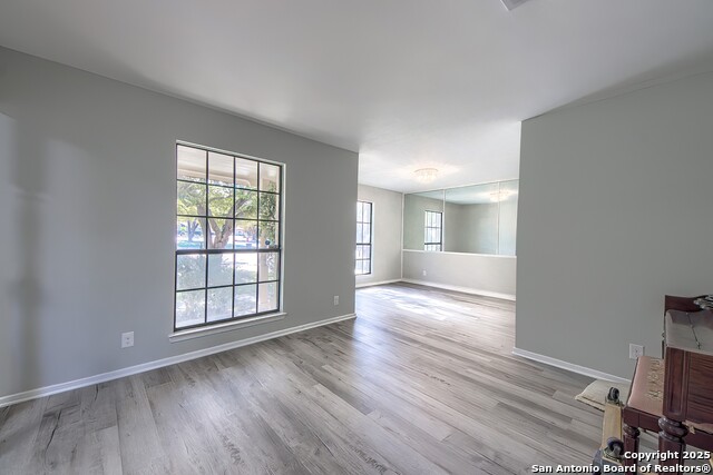 Image 7 of 38 For 13707 Scarsdale