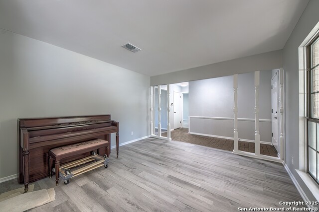Image 8 of 38 For 13707 Scarsdale
