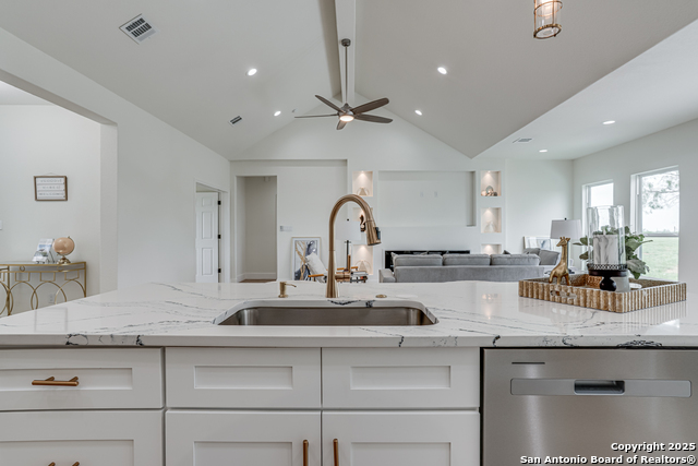 Listing photo id 9 for 109 Hidden Hills