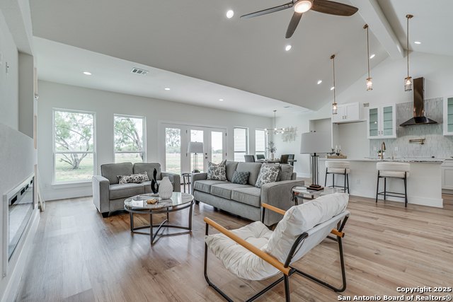 Listing photo id 1 for 109 Hidden Hills