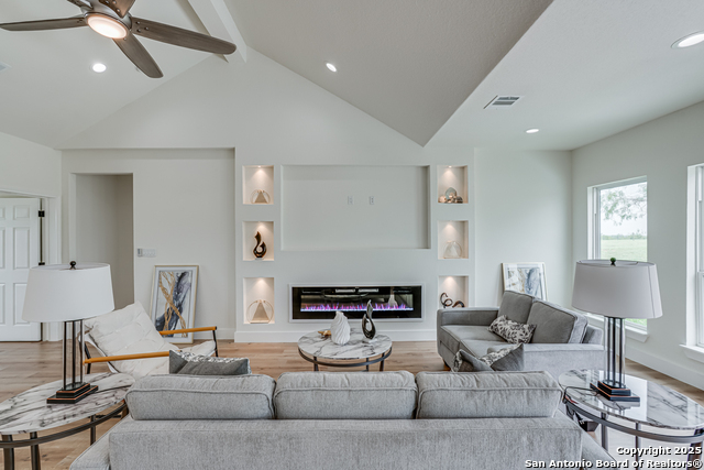 Listing photo id 4 for 109 Hidden Hills