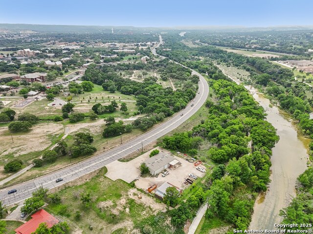 Listing photo id 0 for 1901 Memorial