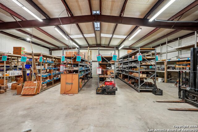 Listing photo id 22 for 1901 Memorial